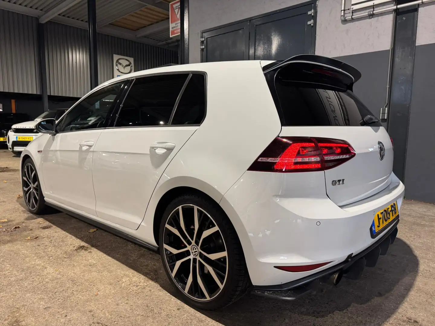 Volkswagen Golf GTI 2.0 TSI Onderhouden Xenon Navigatie Dynaudio Wit - 2
