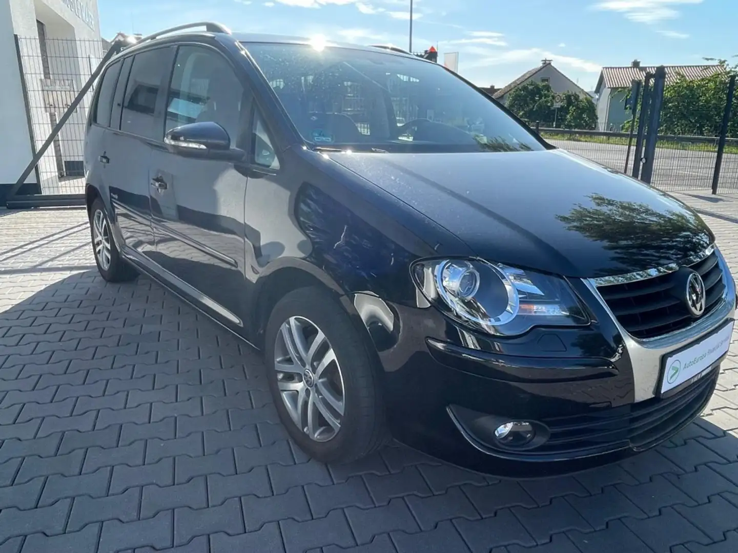 Volkswagen Touran Freestyle 7 Sitzer - Navi- SHZ- PDC- AHK - 2