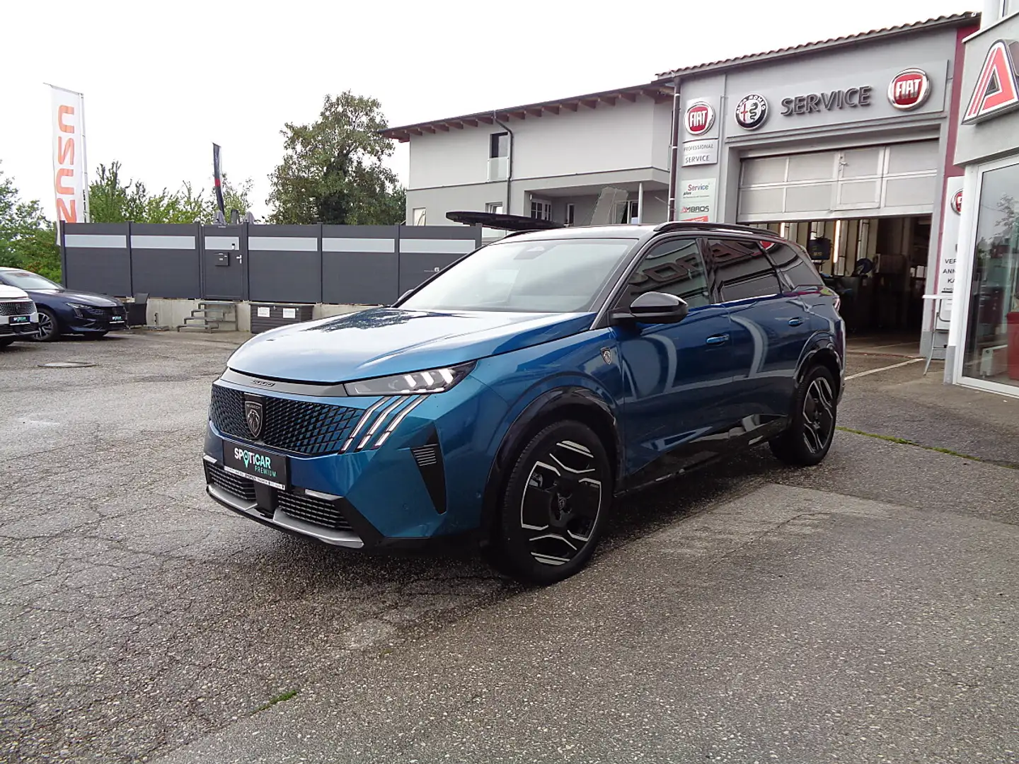 Peugeot 5008 Elektro 210 73kWh GT Blau - 2