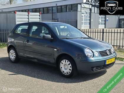 Volkswagen Polo 1.4-16V Sportline