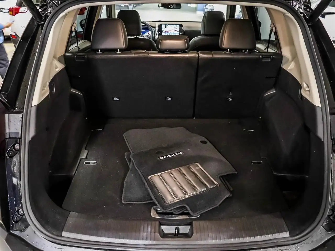 Nissan Rogue снимка Nissan Rogue