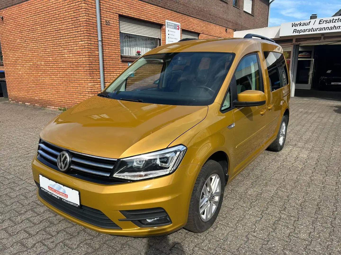 Volkswagen Caddy PKW Comfortline BMT Gelb - 2