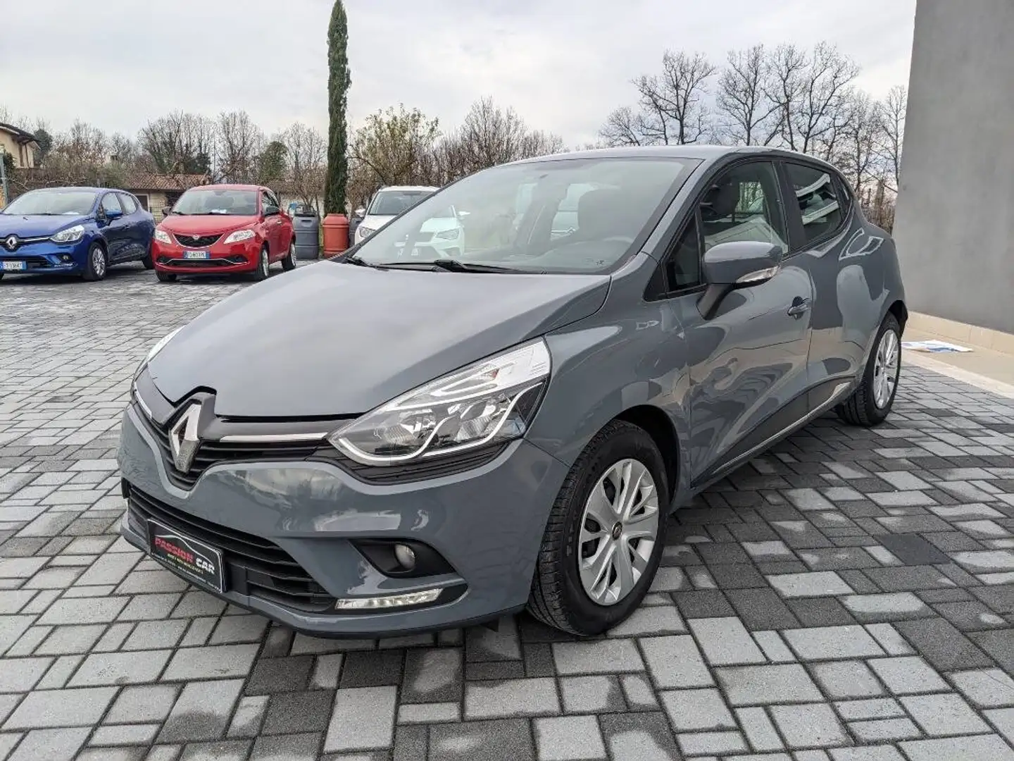 Renault Clio 1.5 dci energy Business 90cv Gris - 1