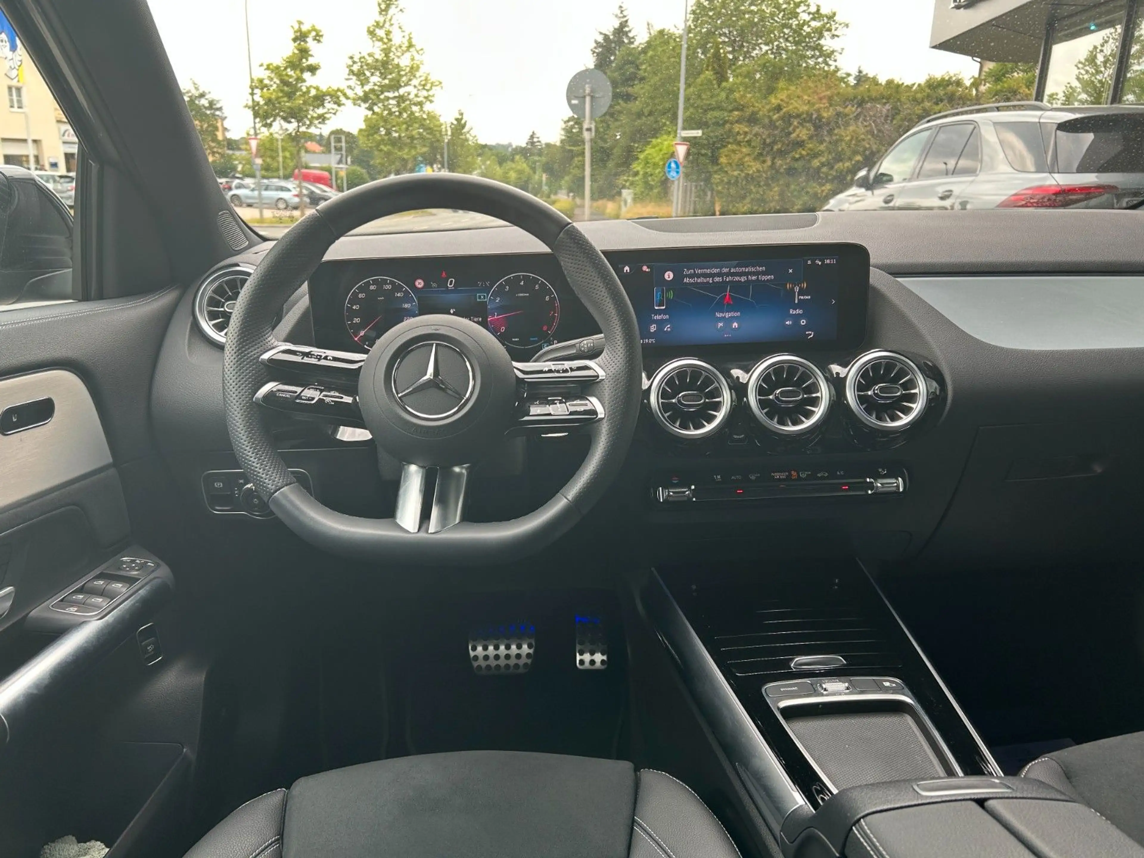 Mercedes-Benz GLA 200 EDITION, AMG, NIGHT, AHK, LED, 20" — photo 12