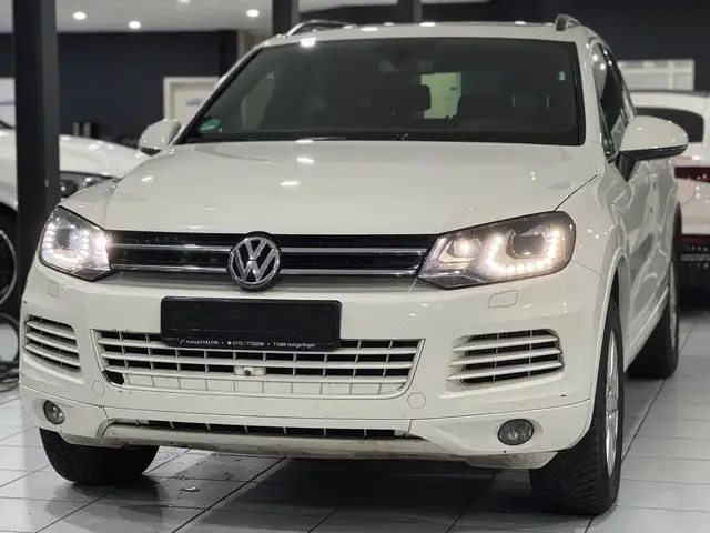 Volkswagen Touareg 3.0TDI V6 *PANO*LUFT*XEN*R-CAM*DYNA*AHK*