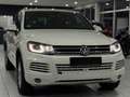 Volkswagen Touareg 3.0TDI V6 *PANO*LUFT*XEN*R-CAM*DYNA*AHK* Weiß - thumbnail 4