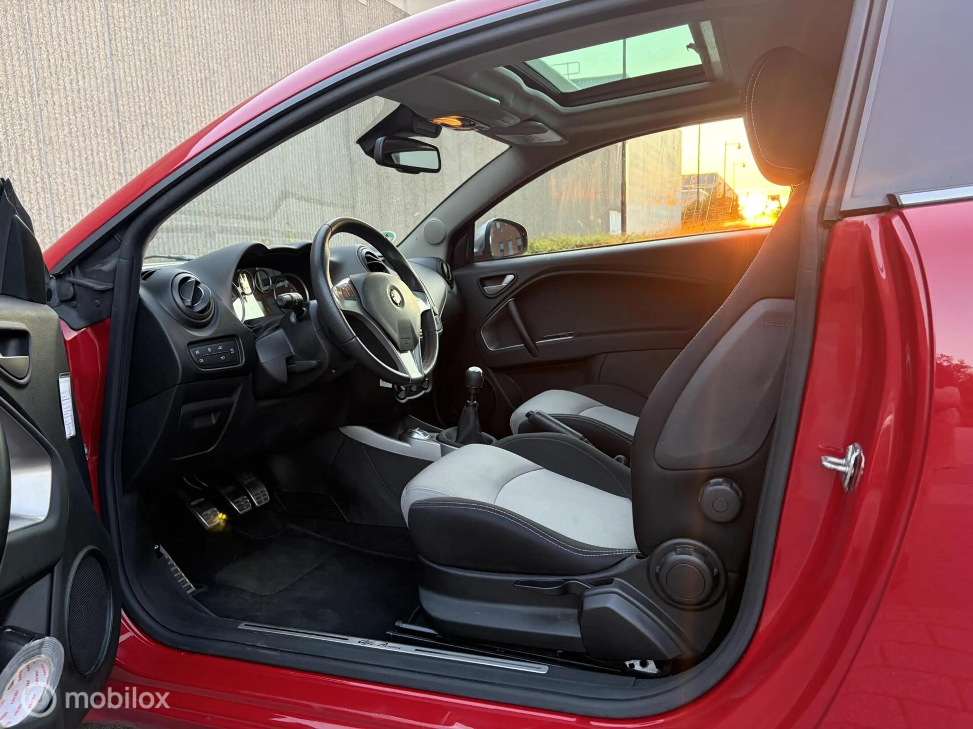 Alfa Romeo MiTo 0.9 | Panoramadak | Airco | Goed onderhouden — photo 5