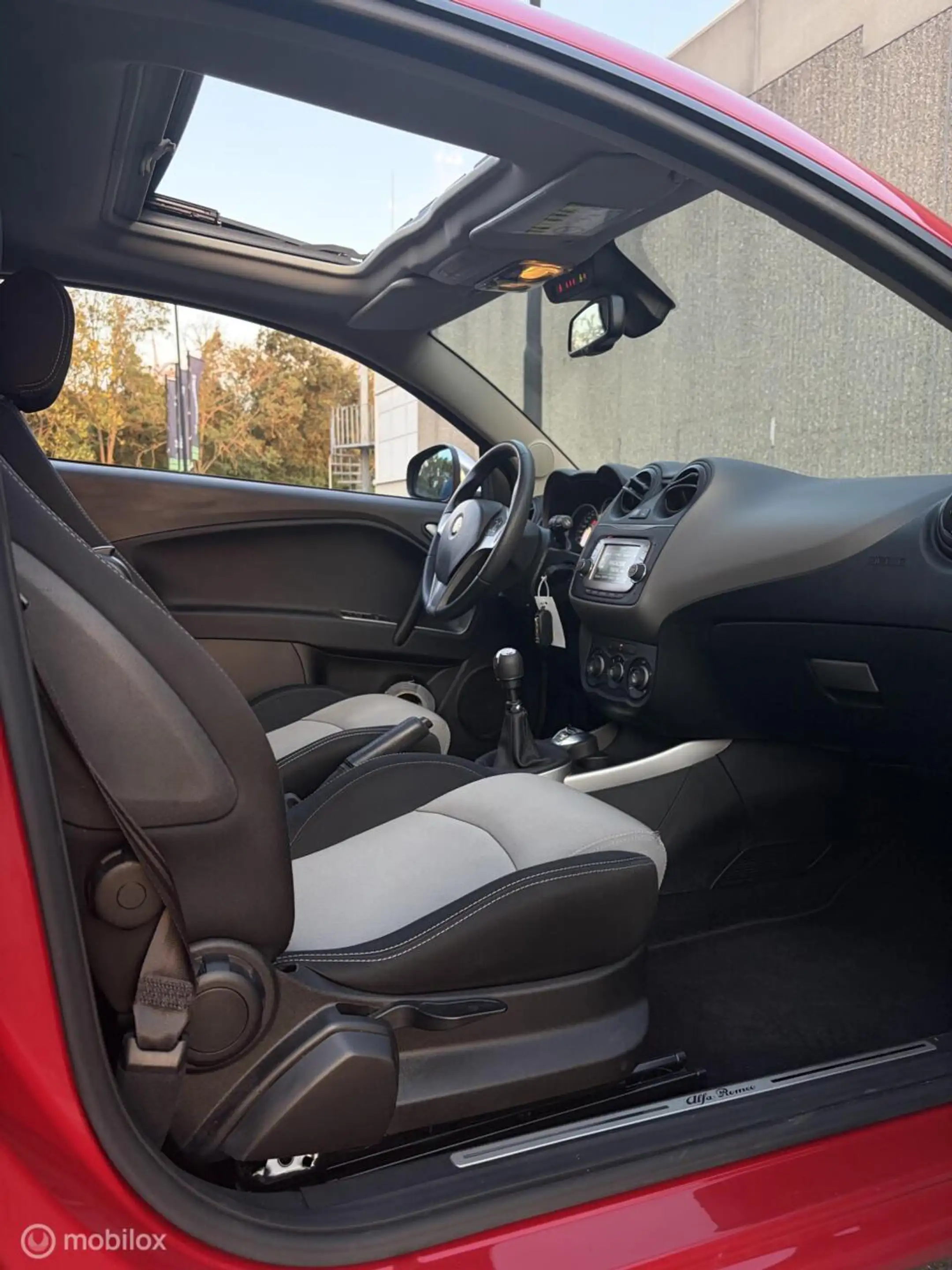 Alfa Romeo MiTo 0.9 | Panoramadak | Airco | Goed onderhouden — photo 6