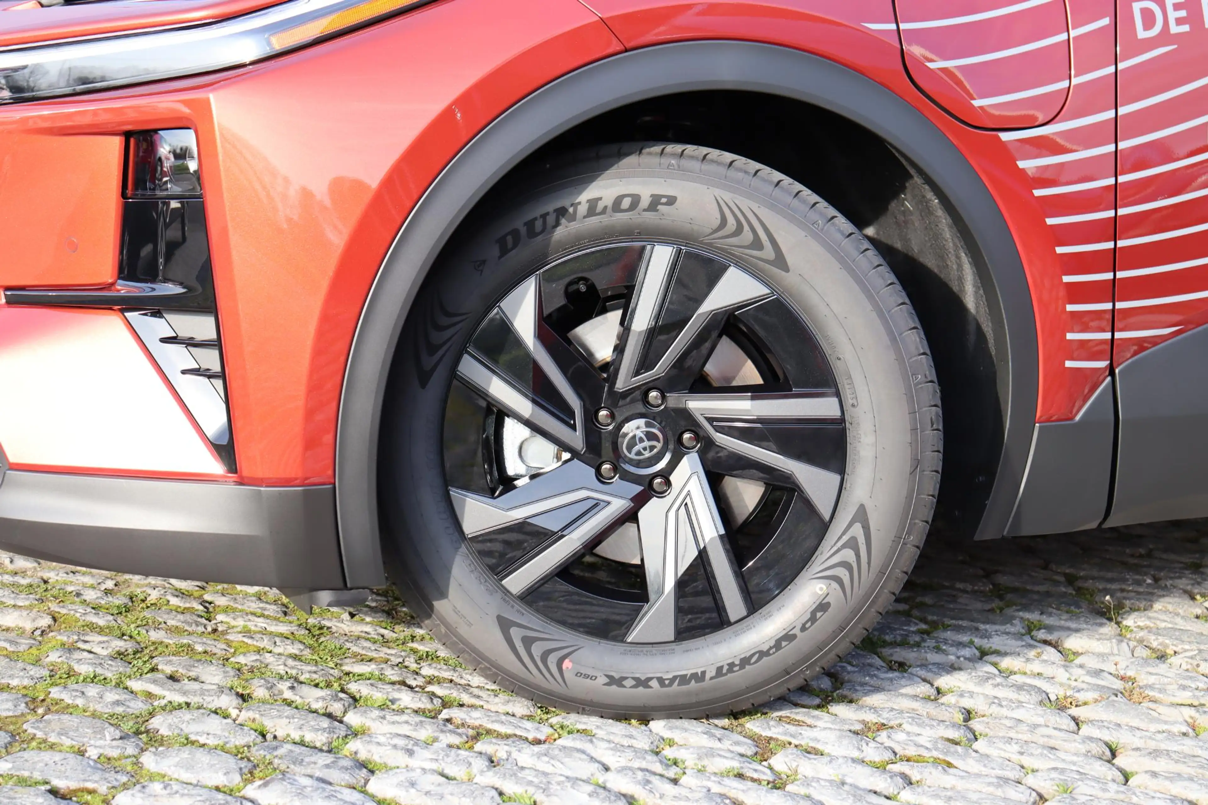 Toyota C-HR+ First Edition 77 kWh, Apple Carplay / Android Auto — photo 3