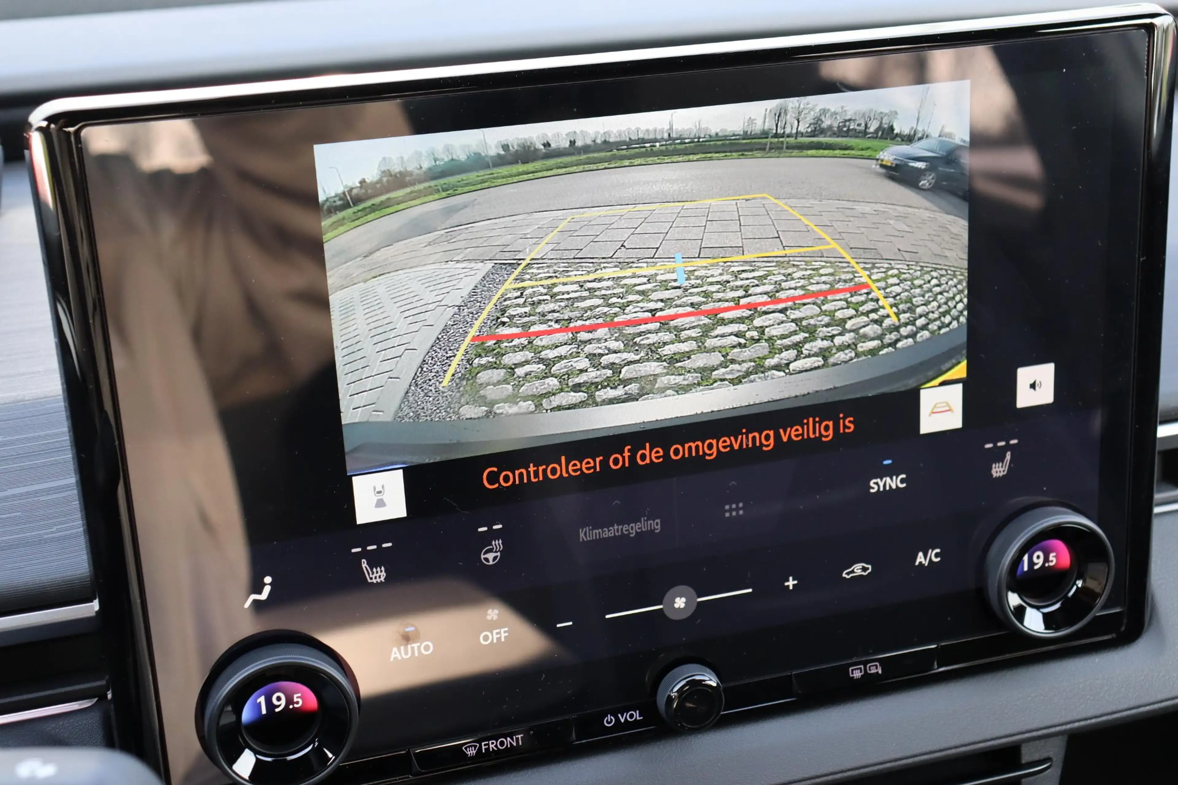 Toyota C-HR+ First Edition 77 kWh, Apple Carplay / Android Auto — photo 6