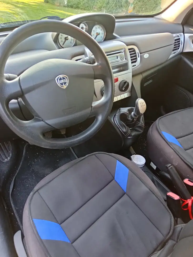 Lancia Ypsilon - 2