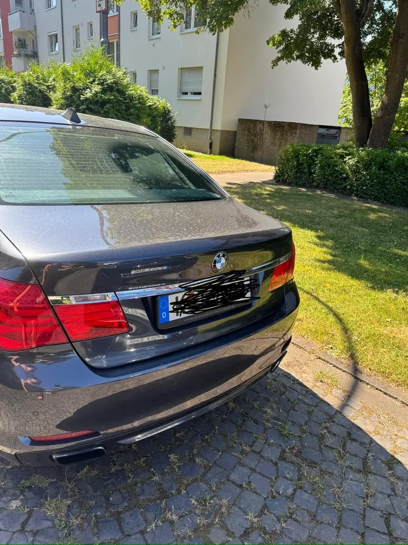 BMW 750 750Li xDrive - 2