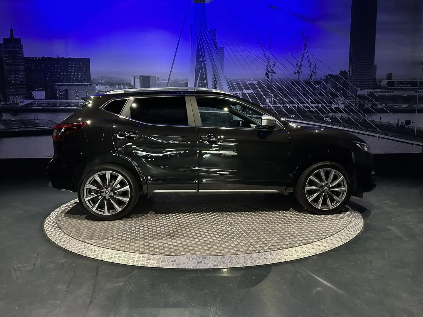 Nissan Qashqai 1.3 DIG-T Tekna Premium + *Leder*Bose*Intelligent Zwart - 2