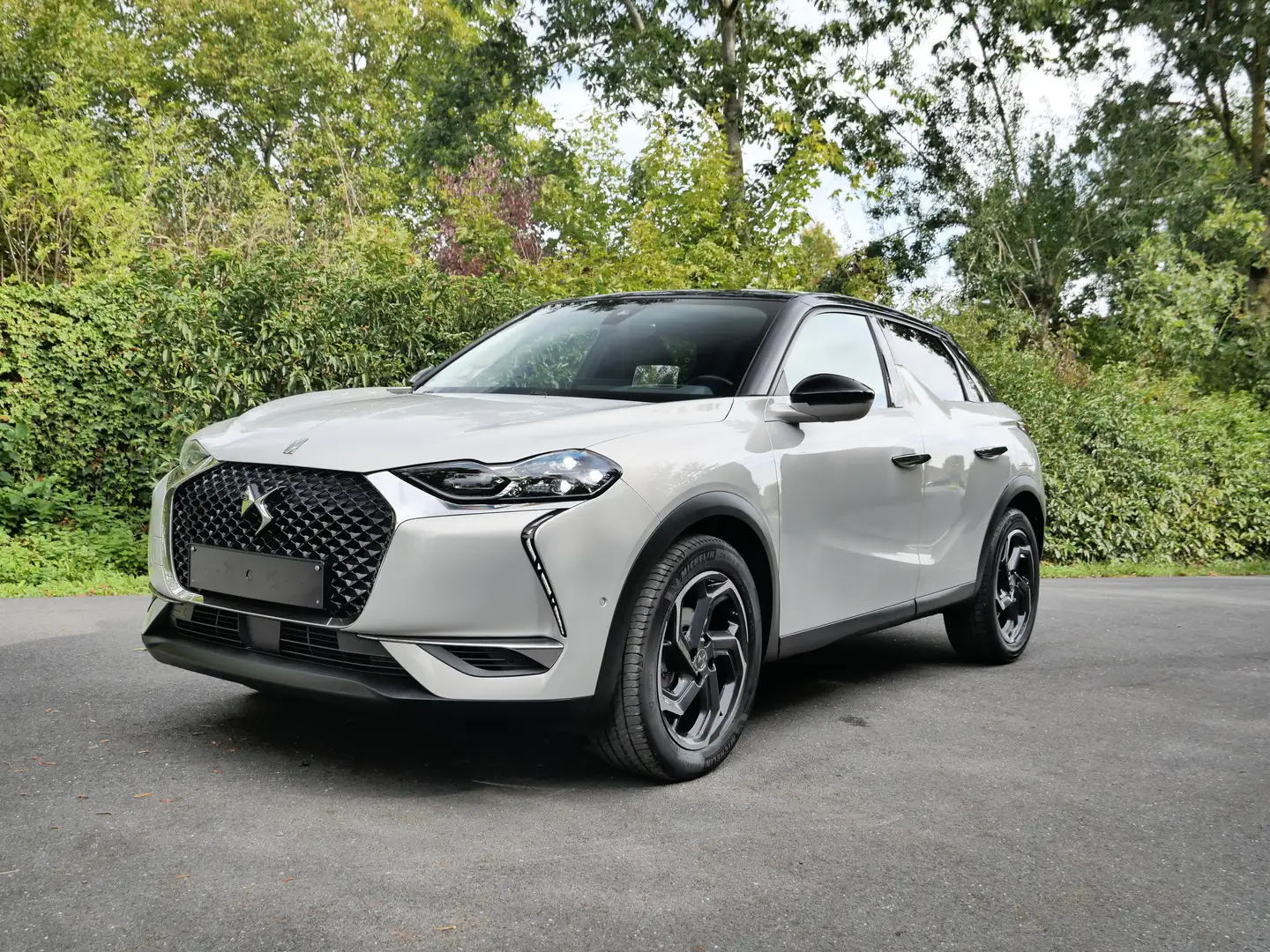 DS Automobiles DS 3 Crossback DS3 Crossback 100PK GRAND CHIC Gris - 1