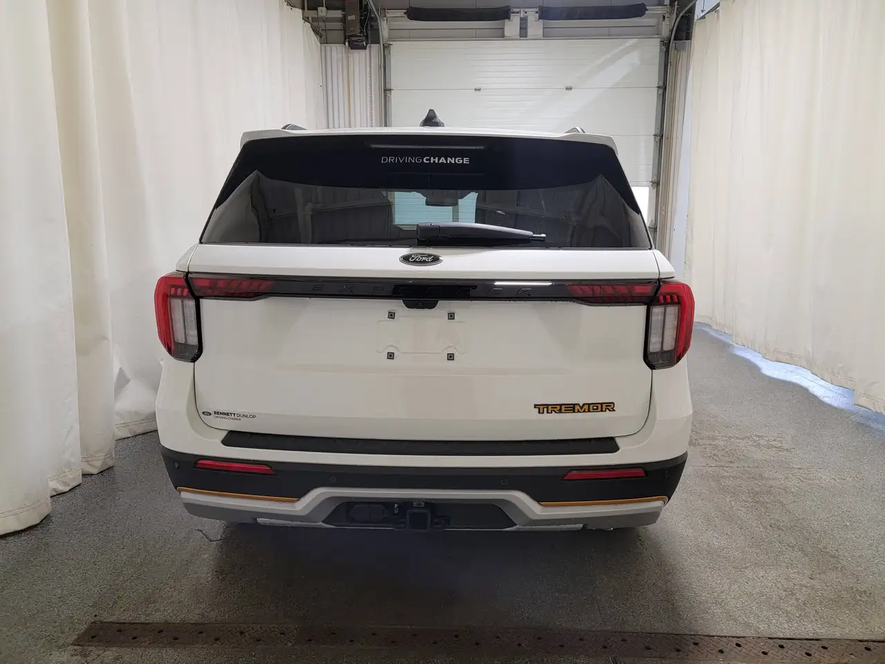 Ford Explorer снимка Ford Explorer