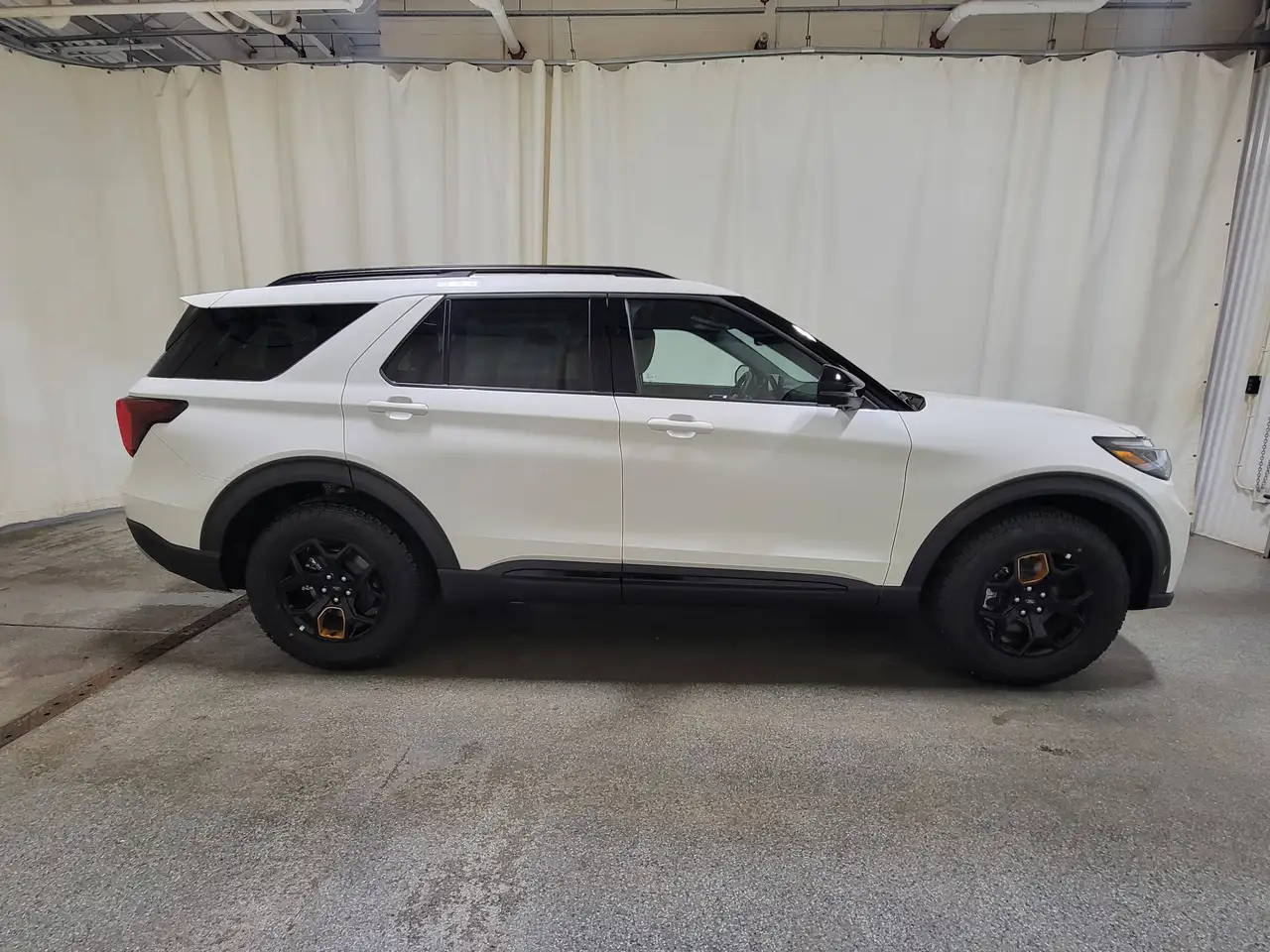 Ford Explorer снимка Ford Explorer