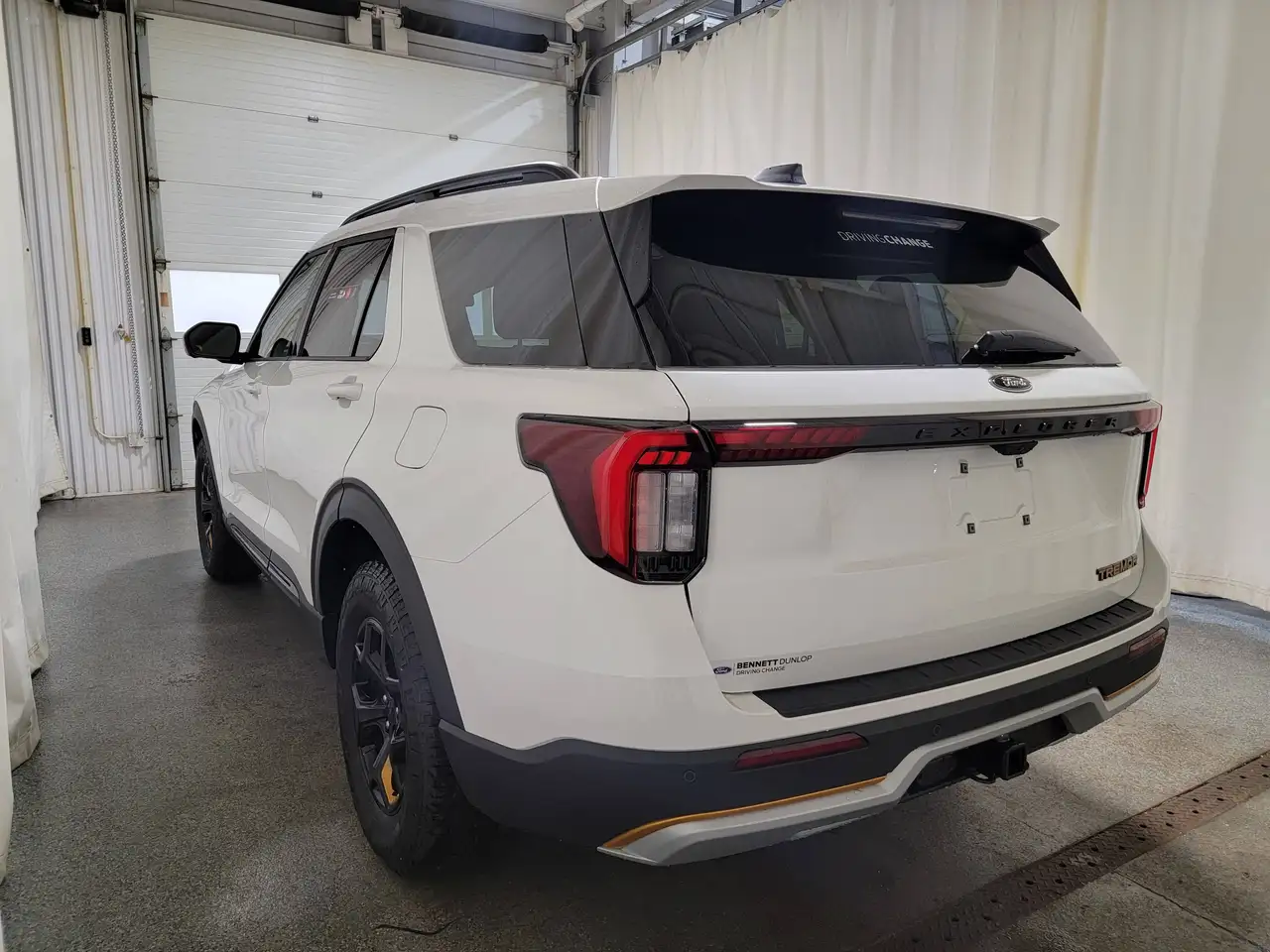Ford Explorer снимка Ford Explorer