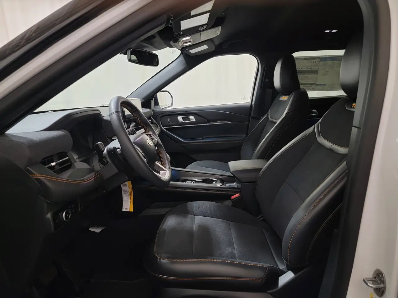 Ford Explorer снимка Ford Explorer