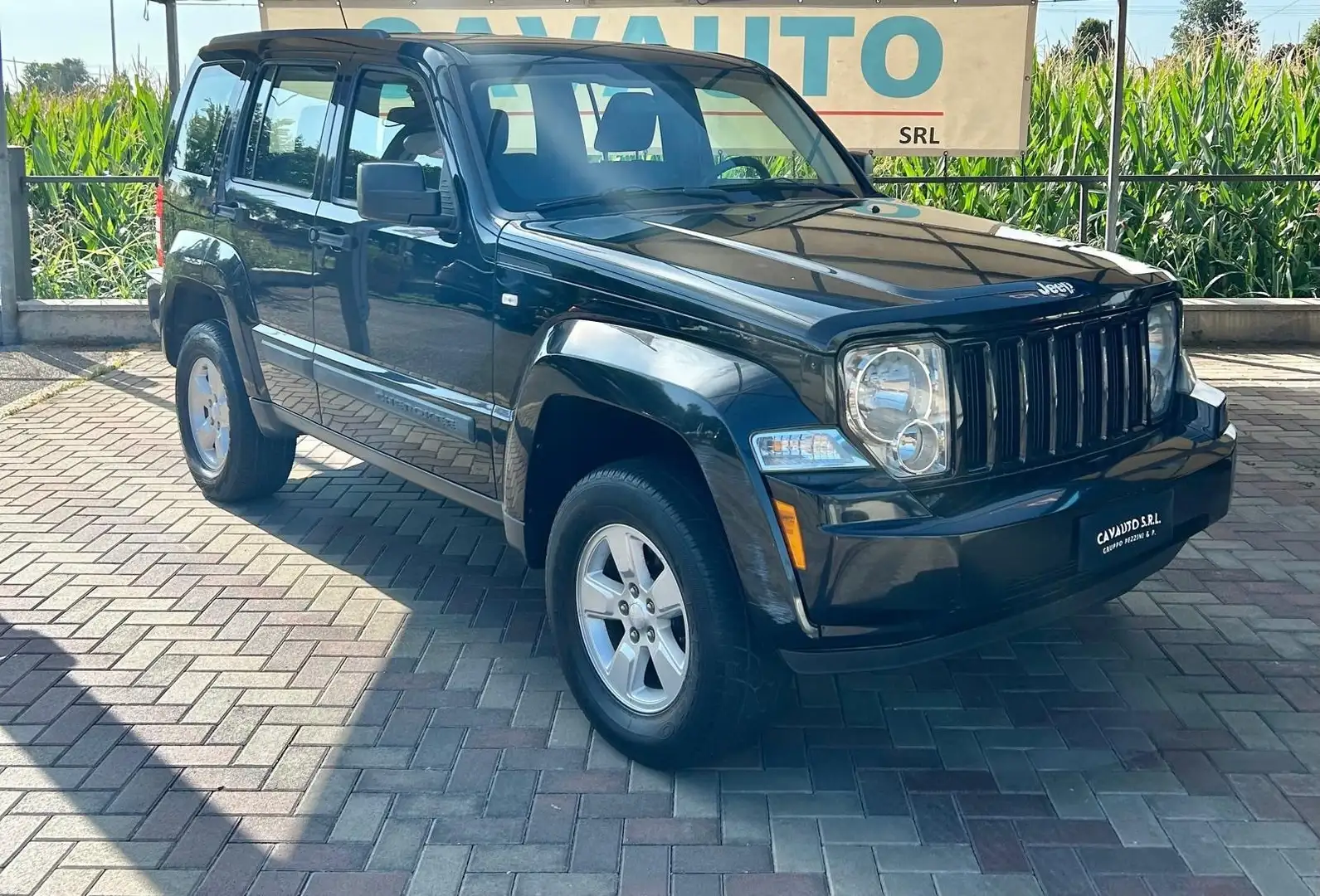 Jeep Cherokee 2.8 CRD DPF Limited Negro - 1