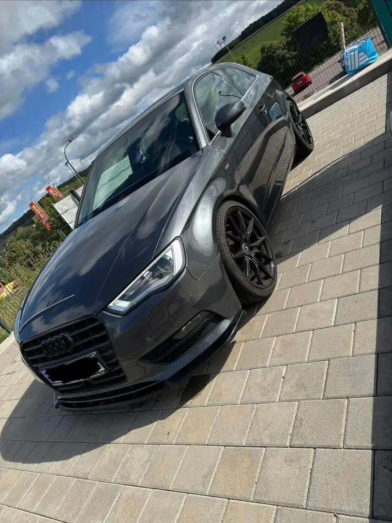 Audi A3 Grau - 1