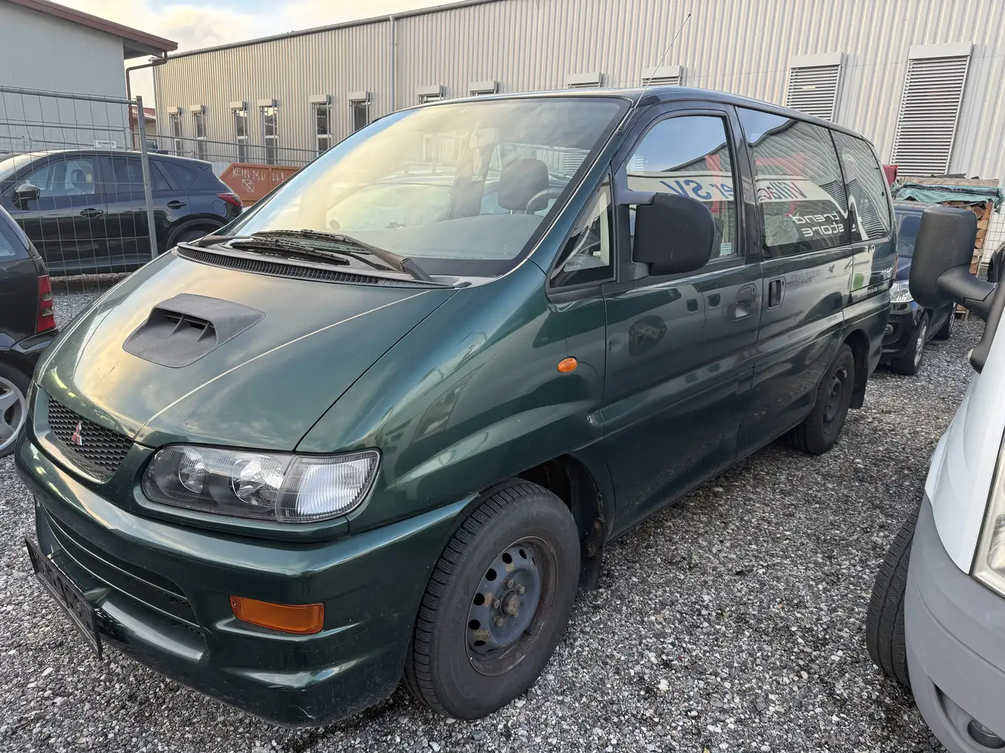 Mitsubishi Space Gear 2500 GLX TD - 2