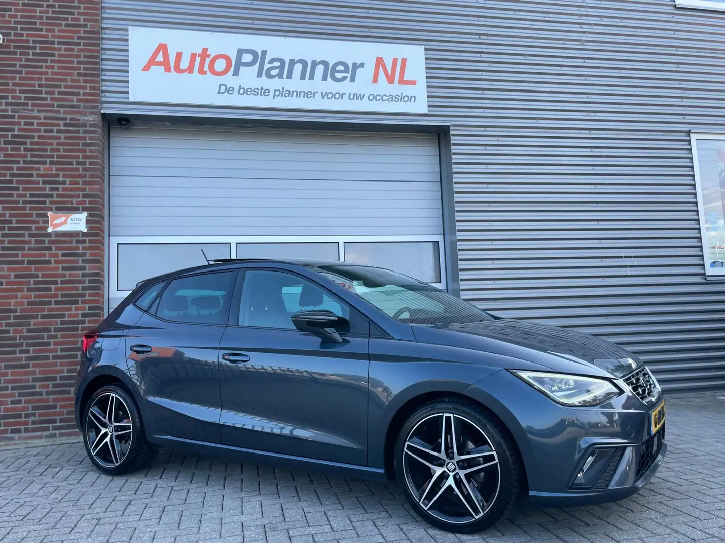 SEAT Ibiza 1.0 TSI FR Business Intens! Camera! Pano! Virtual! Grigio - 2
