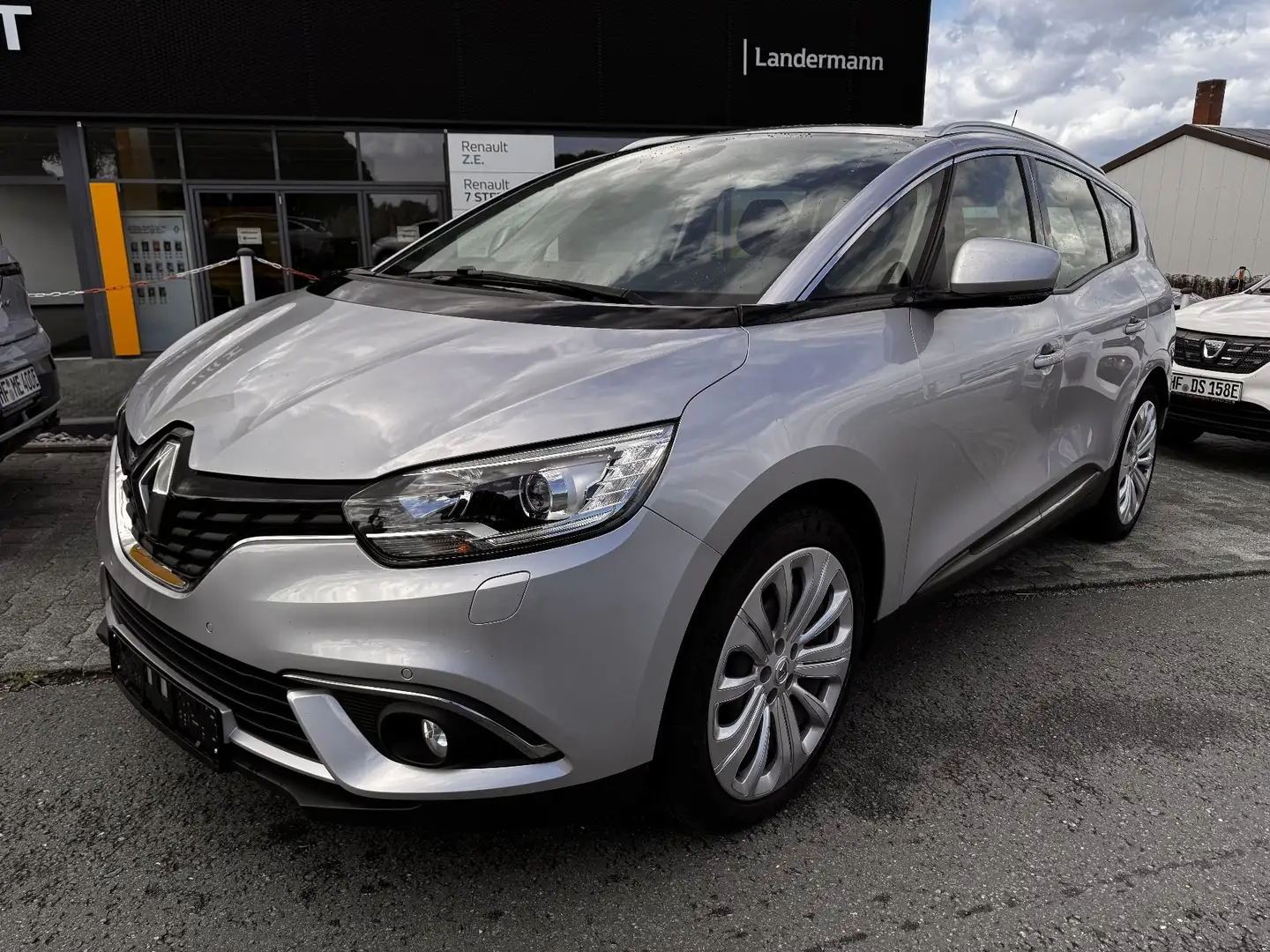 Renault Grand Scenic BUSINESS DCI 120 AHK+SITZH+PDC+NAVI Silber - 2
