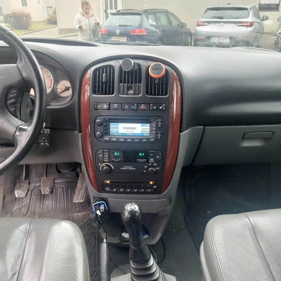 Chrysler Voyager 2.5 CRD SE - 2
