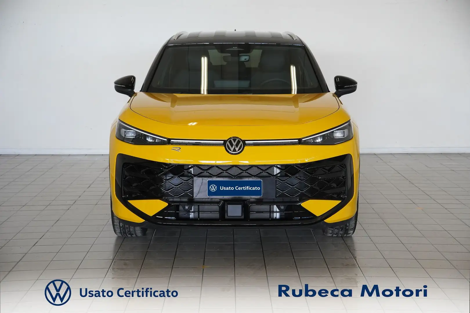 Volkswagen T-Roc 1.5 eTSI DSG R-Line 150CV Gelb - 2