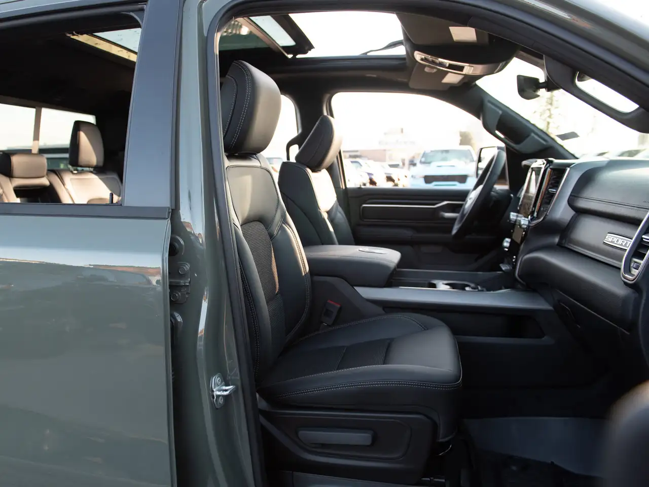 RAM 1500 снимка RAM 1500
