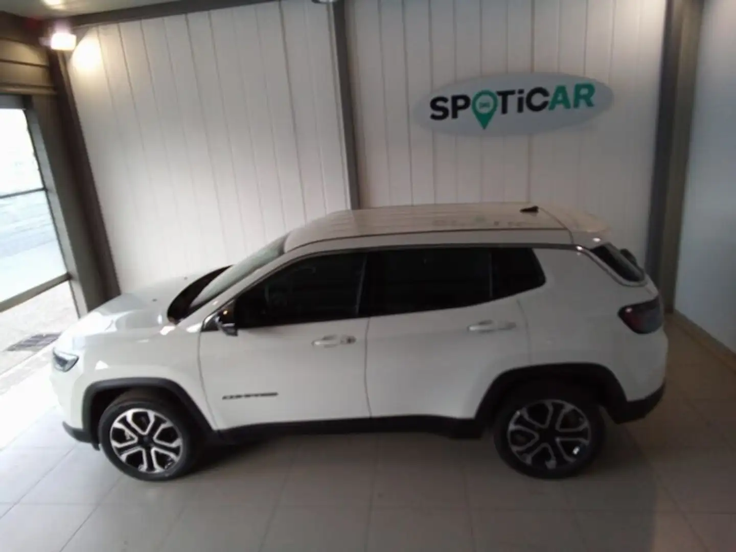 Jeep Compass Compass 1.5 Turbo T4 130 CV MHEV 2WD Altitude Weiß - 2