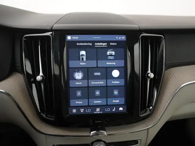 Volvo XC60 view 20