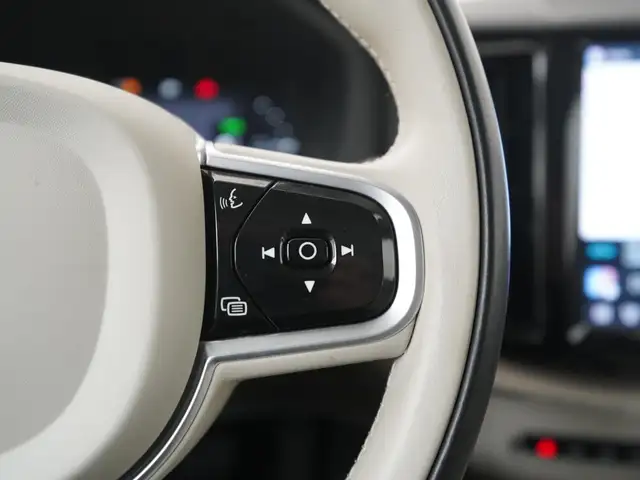 Volvo XC60 view 9