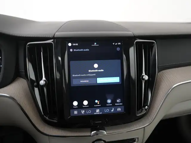 Volvo XC60 view 15