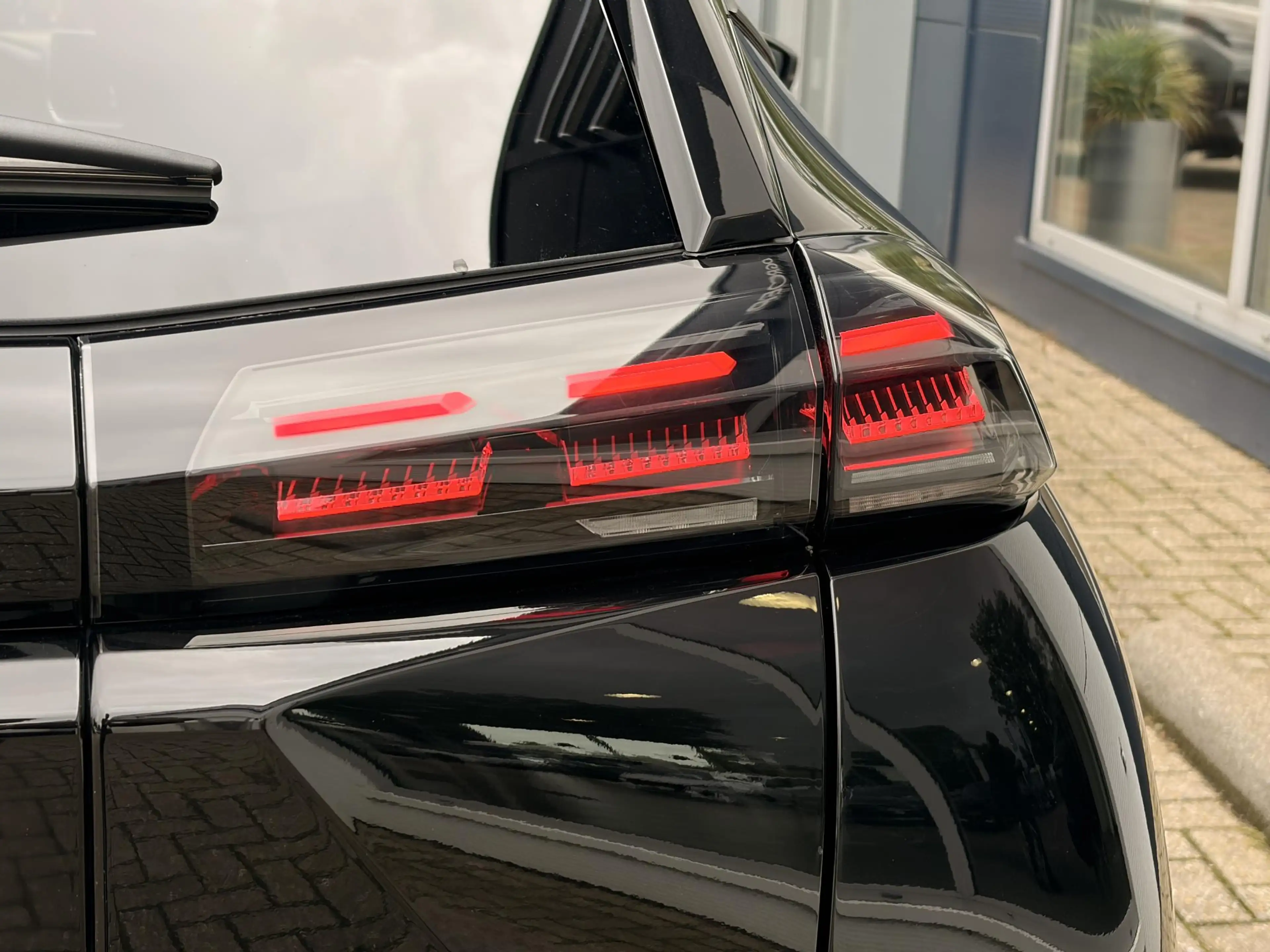 Peugeot e-2008 EV Allure 50 kWh | Parkeersensoren | Apple Carplay — photo 15