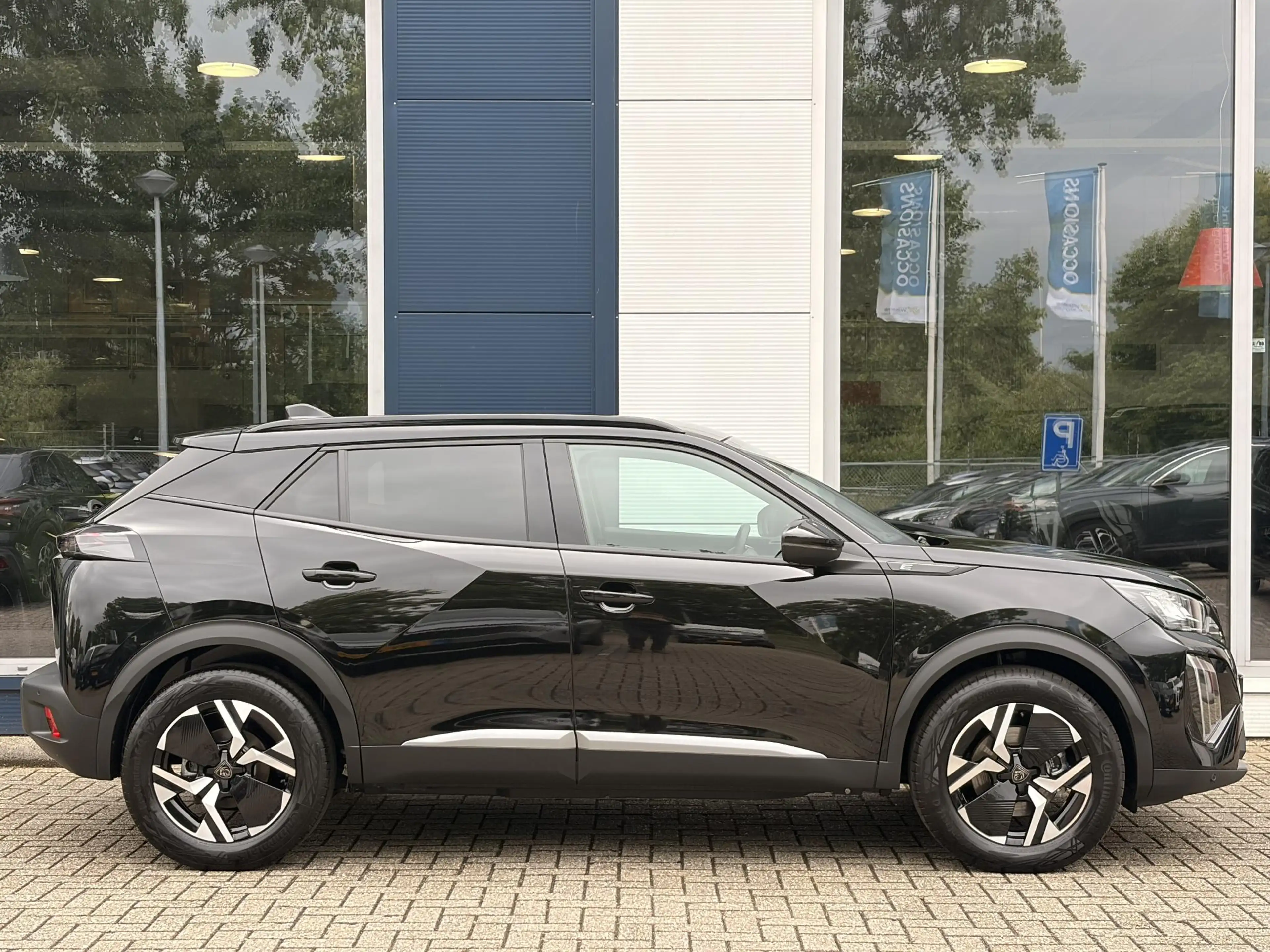 Peugeot e-2008 EV Allure 50 kWh | Parkeersensoren | Apple Carplay — photo 6