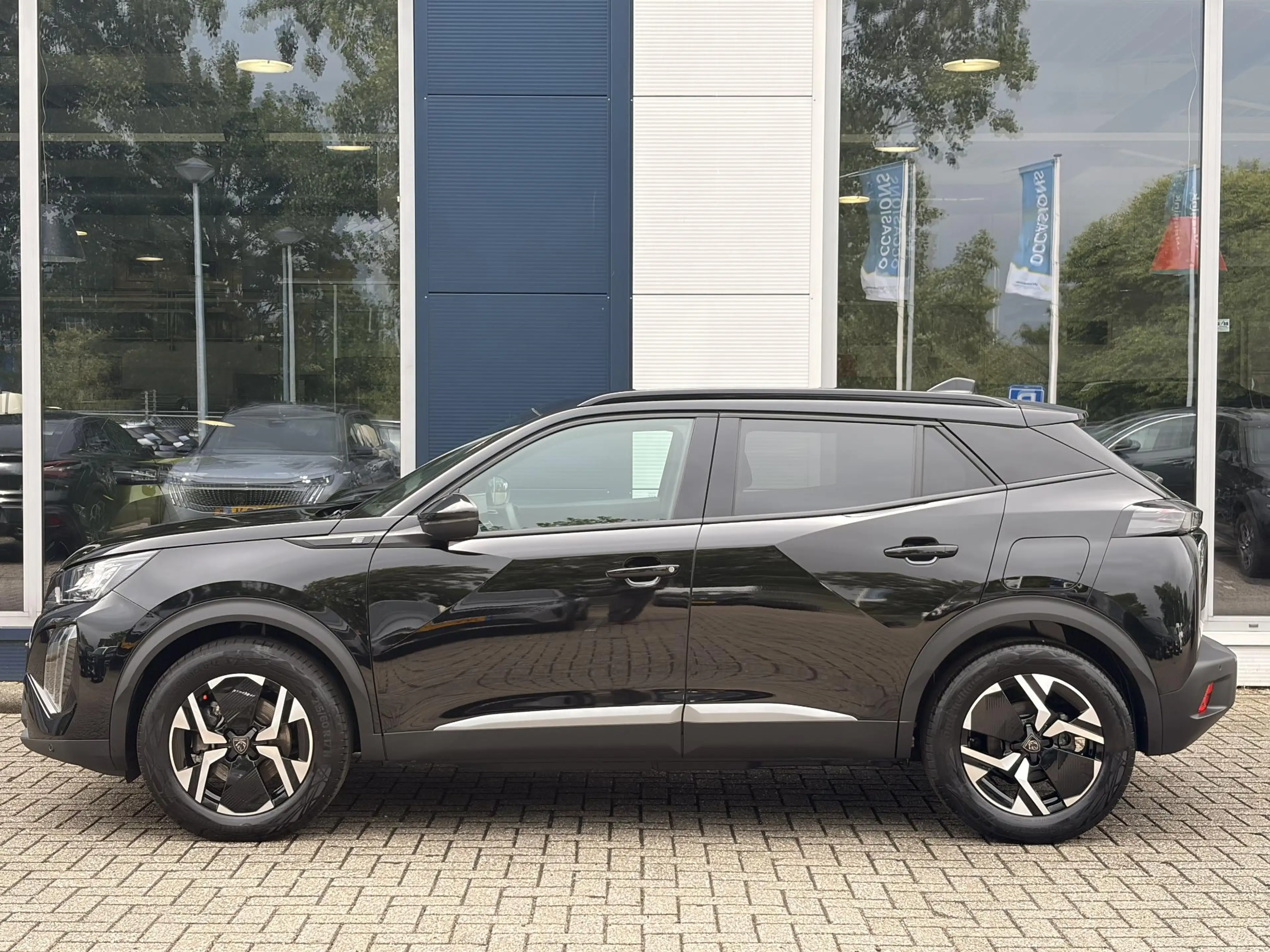 Peugeot e-2008 EV Allure 50 kWh | Parkeersensoren | Apple Carplay — photo 5