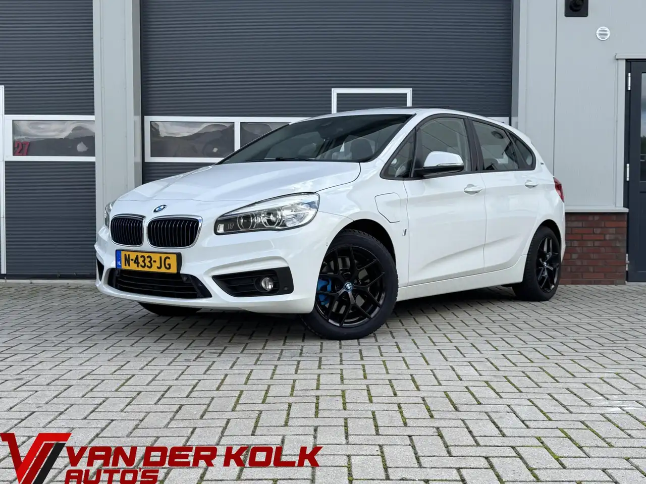 BMW 225
