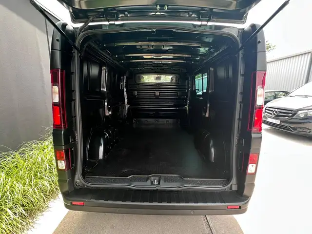 Renault Trafic view 5