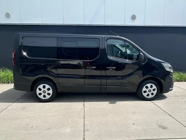 Renault Trafic view 2