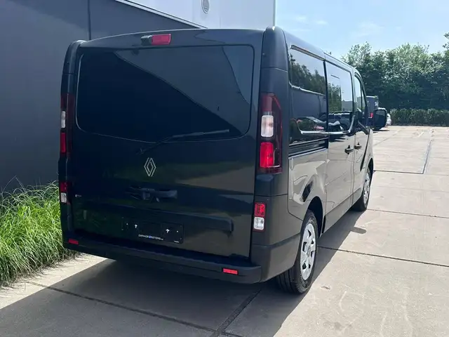 Renault Trafic view 3