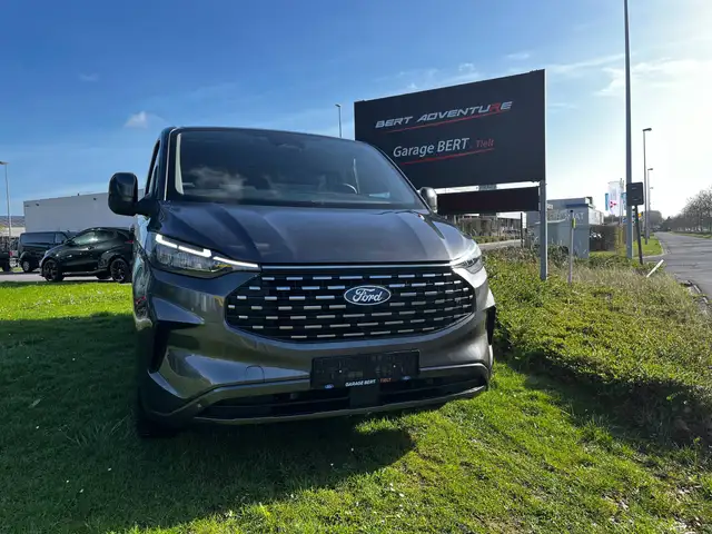 Ford Tourneo Custom Titanium L2 8 zitplaatsen // garantie tot 03/2029