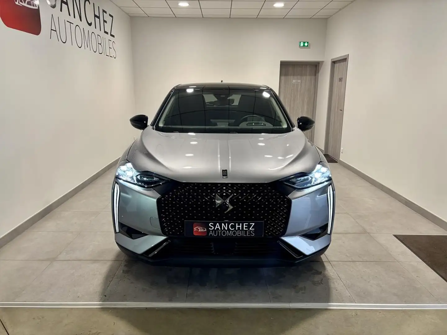 DS Automobiles DS 3 DS3 1.5 BLUEHDI 130 EAT8 ETOILE Gris - 2