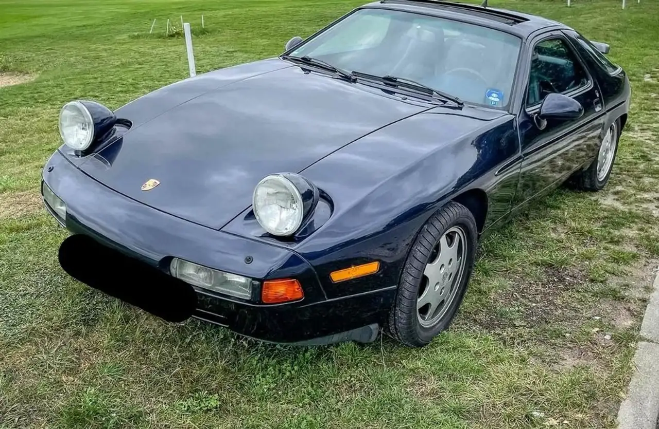 Porsche 928