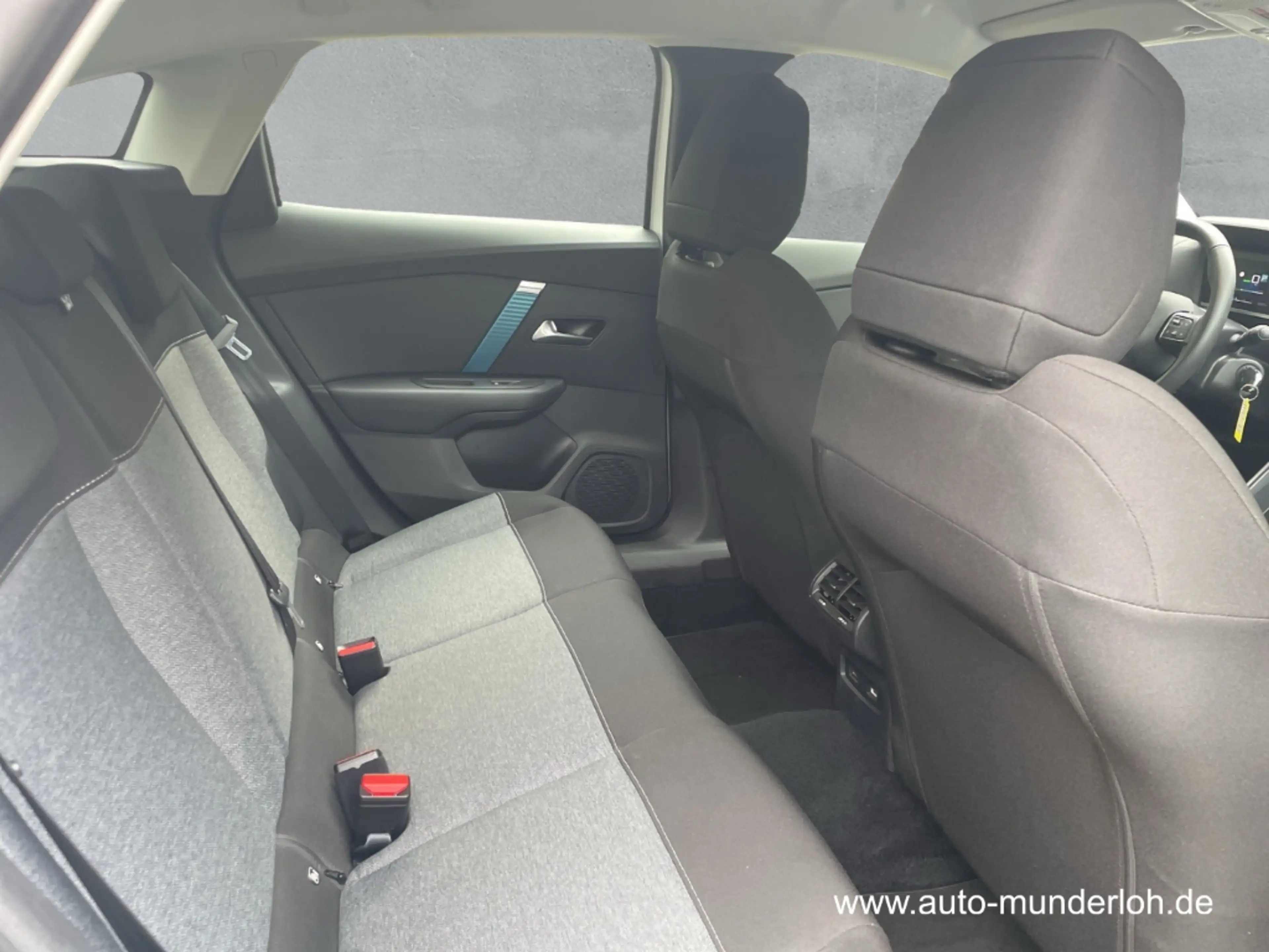 Citroen E-C4 Electric 136 Elektro Feel KLIMAAUTOM. SHZ PDC SICHERHEITSP — photo 11