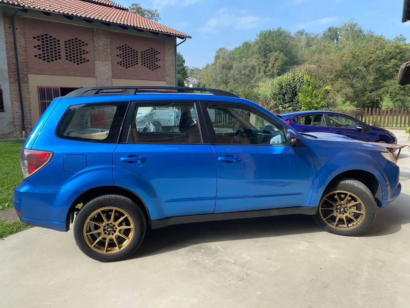 Subaru Forester 2.0d XS Exclusive Blue - 1