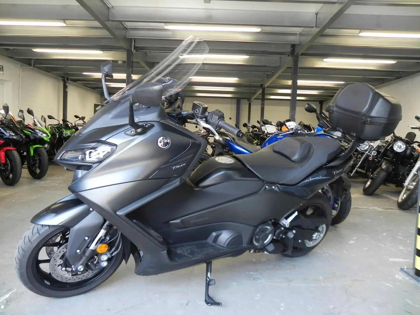 Yamaha TMAX 560 XP560 Matt Black Schwarz - 1