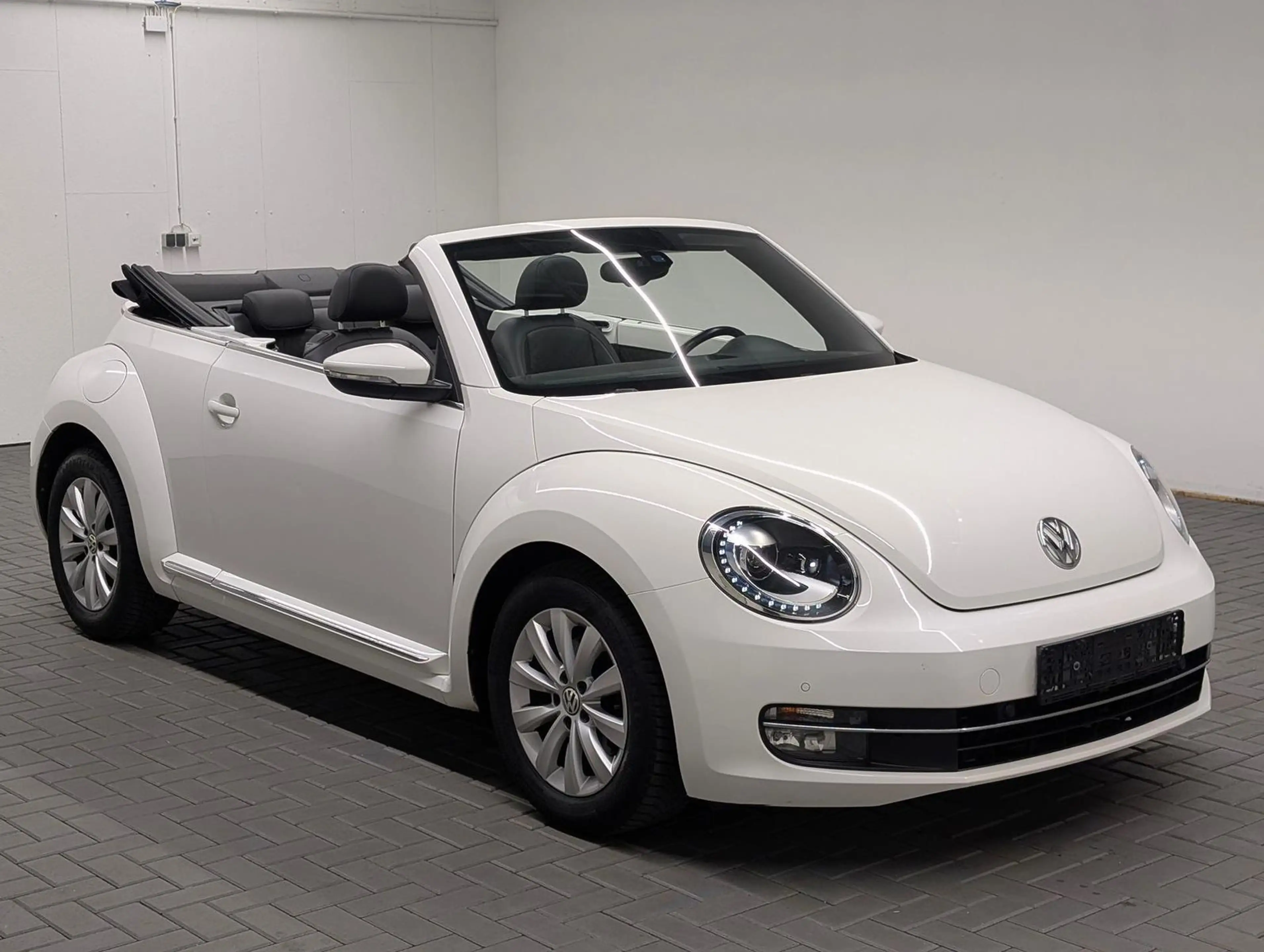 Volkswagen Beetle Design Bi-Xenon/Leder/SHZ/Tempom./16-LM — photo 7
