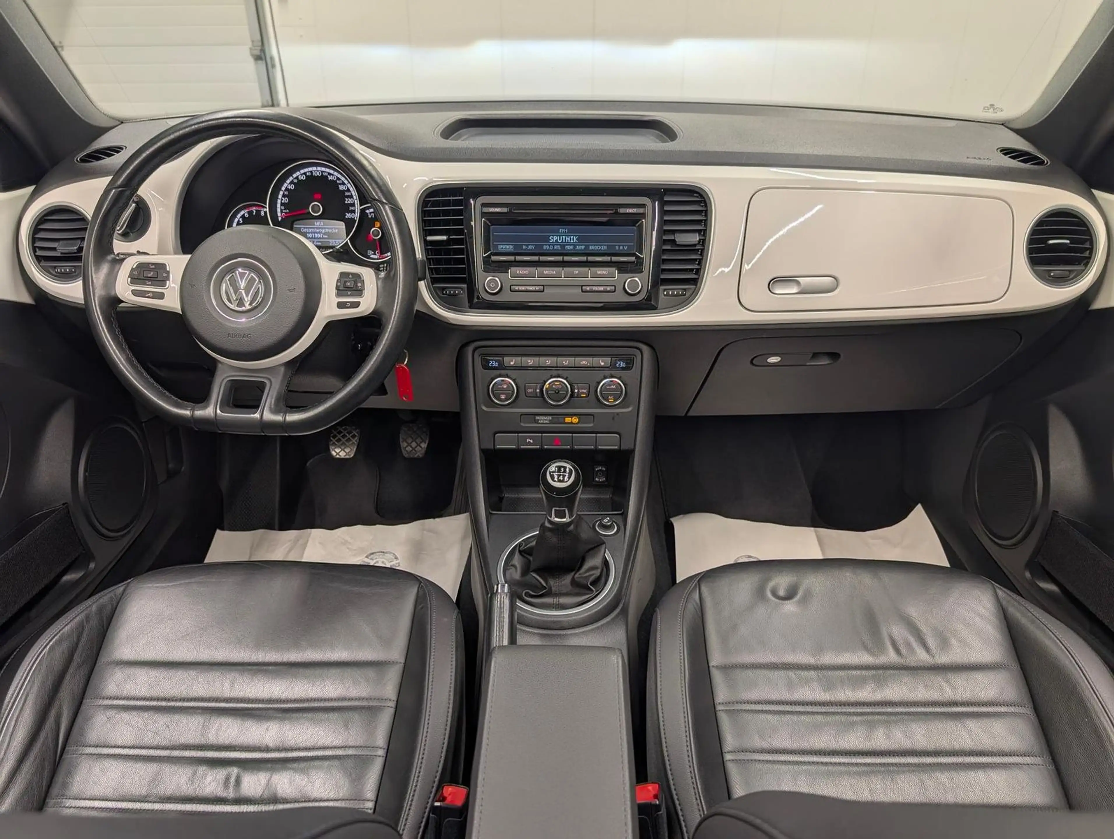 Volkswagen Beetle Design Bi-Xenon/Leder/SHZ/Tempom./16-LM — photo 13