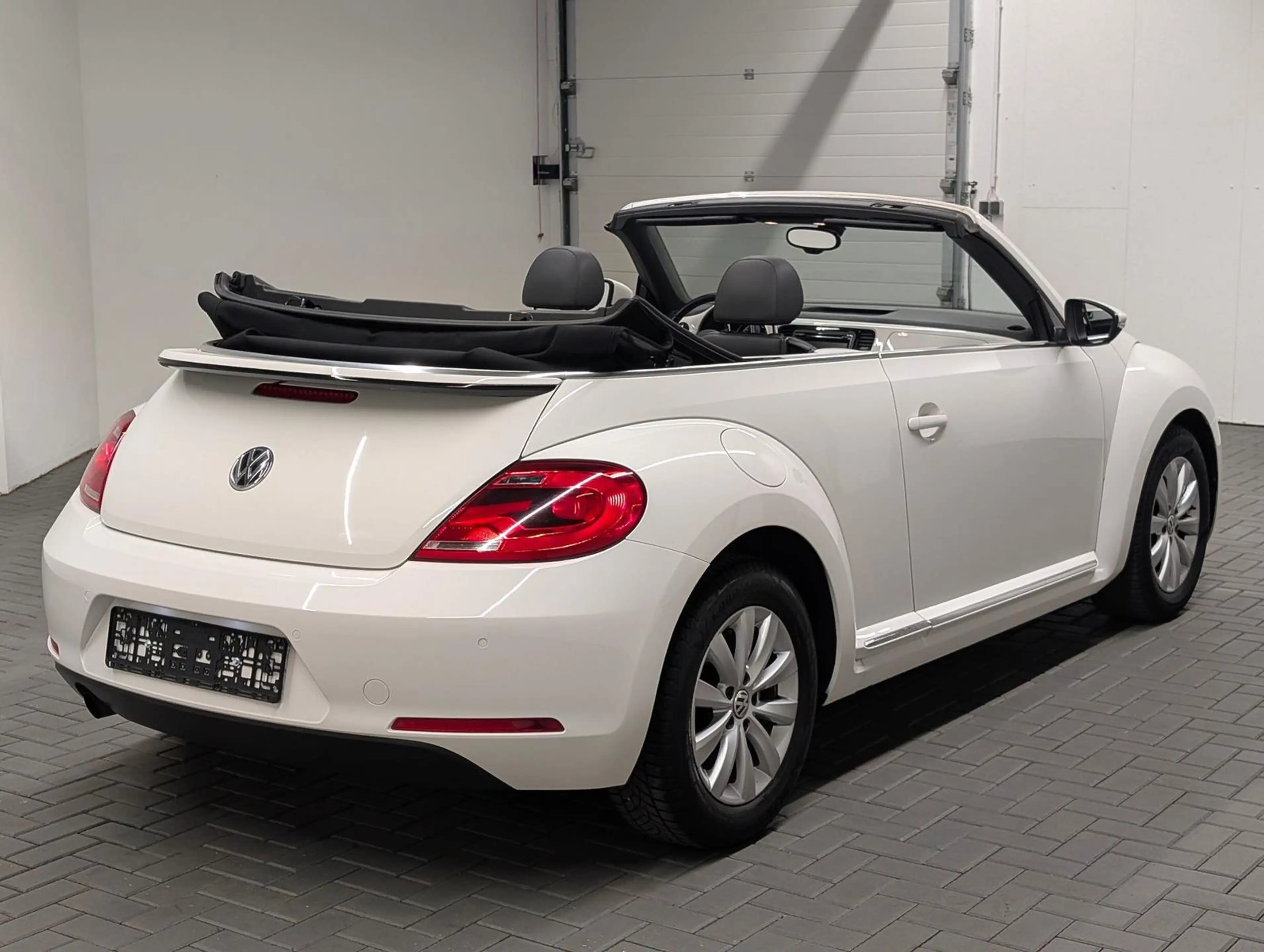 Volkswagen Beetle Design Bi-Xenon/Leder/SHZ/Tempom./16-LM — photo 5